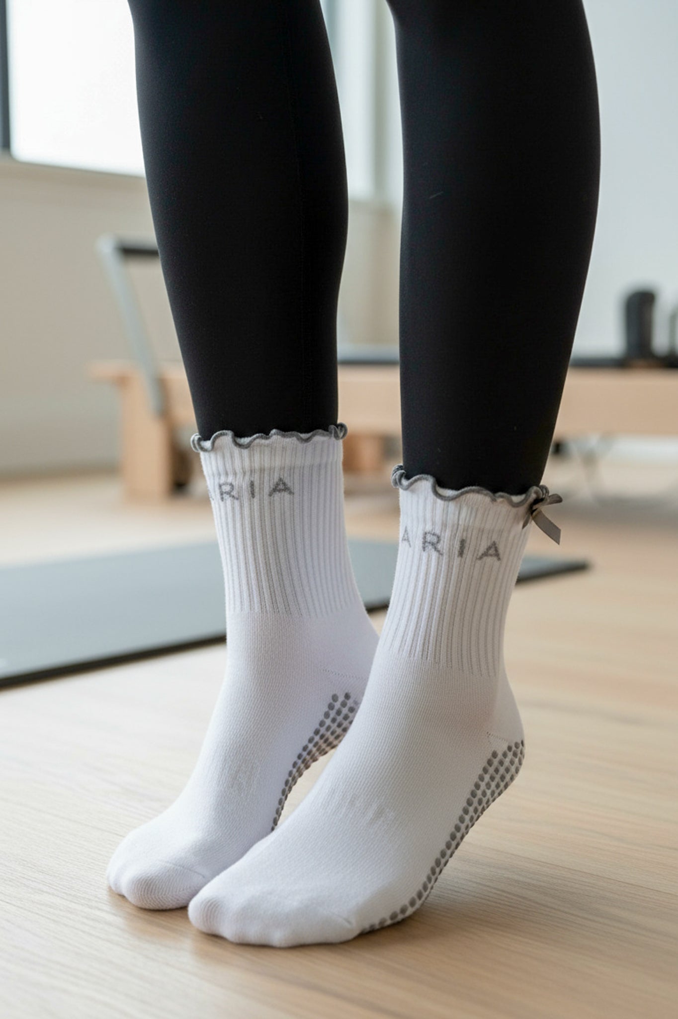 Aria Active Pilates Grip Socks - Pure White